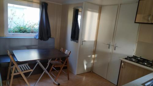 Banes House | Bungalow Confortable en Campagne à Argences-en-Aubrac avec Piscine