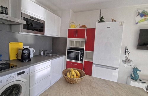 Le Trayas Apartment | Côte d'Azur, Cannes, Saint-Raphaël, direct sea, swimming pool, garden, Cap Neree