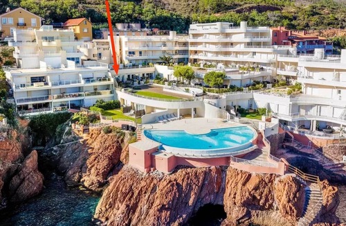 Le Trayas Apartment | Côte d'Azur, Cannes, Saint-Raphaël, direct sea, swimming pool, garden, Cap Neree