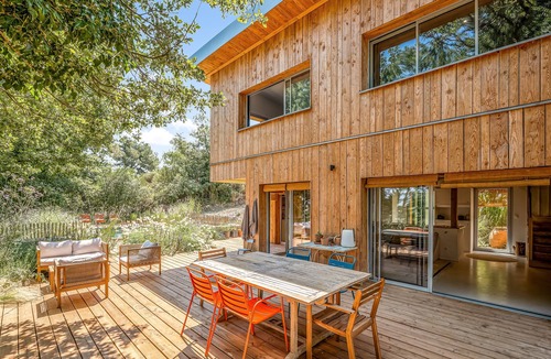 La Roque-d'Antheron House | Cabane d’Ismou | Pool & Wood Design