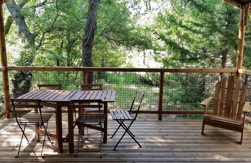Tulette Cabin | Cabane Lodge Bois sur pilotis Confort 27m² 2 bedrooms - covered wooden terrace, shaded area 5 people