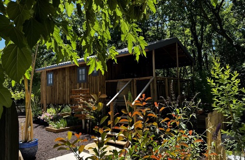Clermont-l'Herault Cabin | Cabin 'L'arbousier' with Private Terrace, Private Garden and Air Conditioning