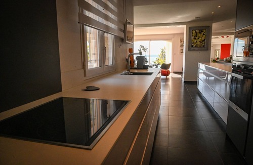 Le Rayol Villa | Cactus - Villa Élégante Avec Piscine à Débordement et vue Sublime - by TGB