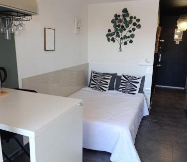 La Valsiere Apartment | CADUCÉE Studio climatisé balcon ensoleillé parking proche Montpellier