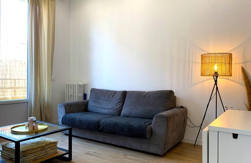 Liberation Apartment | Calm & Sunny 1 BD City Center Close SEA & TRAM - Outside & AC