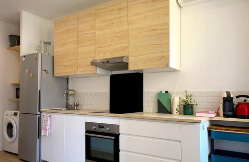 Liberation Apartment | Calm & Sunny 1 BD City Center Close SEA & TRAM - Outside & AC
