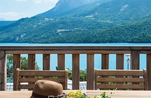 Chorges Ski Chalet | Camping l'Ecrin du Lac * - Chalet 3 Rooms 4/6 People Air Conditioned + TV