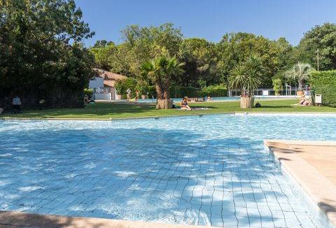Port Cogolin RV Rental | Camping Marina Paradise - Classic PLUS 4/6 personnes (MAX 4 adultes + 2 enfants)