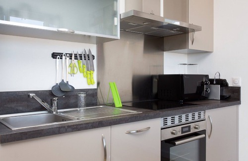 Le Suquet Apartment | CANNES CENTER, IDEAL CONGRESS, HOLIDAYS, MODERN APARTMENT FACING THE OLD PORT
