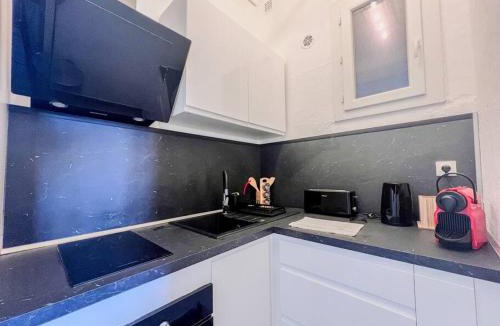 Prado - Republique Villa | Cannes City Break - 2nd Floor - Sunny Balcony & Quiet Street