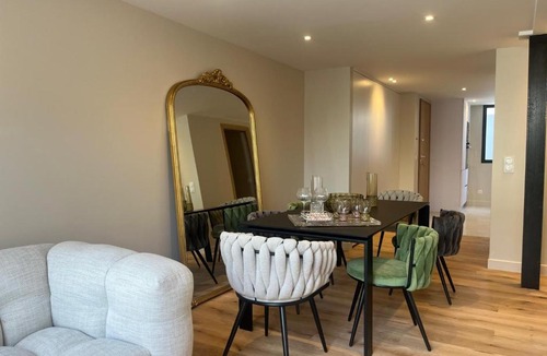 Le Suquet Apartment | Cannes Duplex Villa Terrace Parking Near Palais & Beach