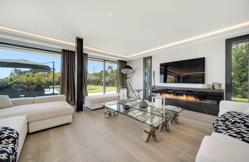 Vallauris Villa | Cannes Luxury Rental - Modern Villa