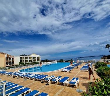 La Croix des Gardes Apartment | CANNES VILLA FRANCIA