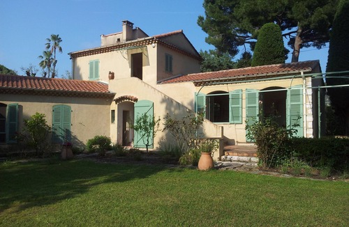Cap-d'Antibes Villa | Cap d'Antibes Villa 200 m from the beach 9 people enclosed garden 1200 m2