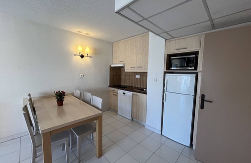 Frejus Port Apartment | Cap Hermès residence for 4 people, superb sea view, 2-bedroom, air-conditioned, swimming pool, direct beach access, private parking, large balcony