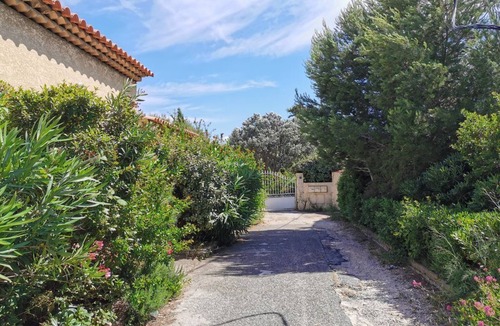 Martigues House | Carro, with its superb creeks, beaches, pine forests, and seaside walks