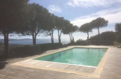 Cavalaire-sur-Mer Villa | Cavalaire Self-contained apartment in villa for 6/8 people (10/12p on request)
