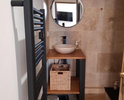 Thiers Apartment | Central and comfortable studio, near train station