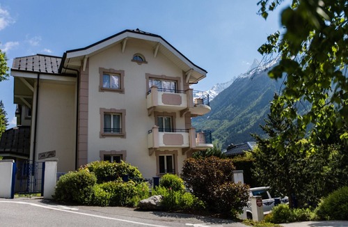 Chamonix City Centre Apartment | Central Apartment With Fabulous Terrace
