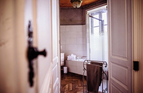 Vallon-sur-Gee Bed & Breakfast | Château de la Grange Moreau - Marquise de Montesson Suite