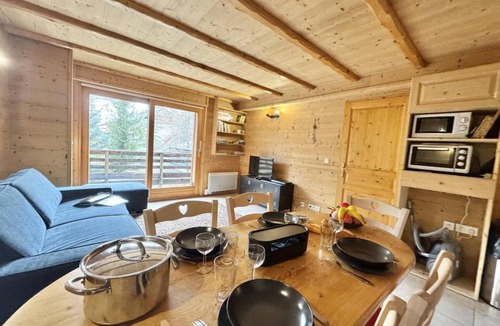 Les Claux Ski Chalet | Chalet, 200m from resort center, view mountain, terrace, balcony, fireplace or stove, tv, ski locker