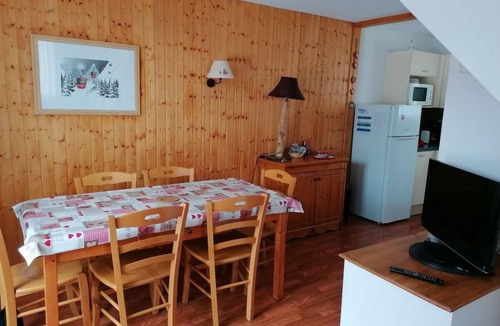 Saint-Etienne-en-Devoluy Ski Chalet | Chalet, 300m from shops, swimming pool, sauna, terrace, parking, tv, ski locker, 42m², Superdévoluy