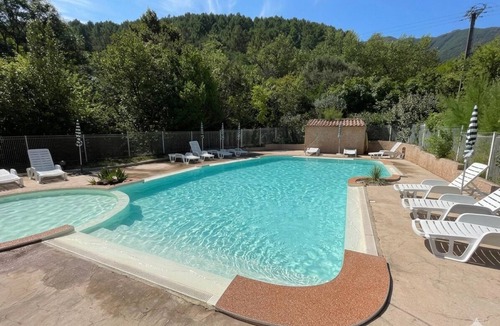 Gravieres Ski Chalet | Chalet Ardèche Sud air-conditioned swimming pool, near river, Gravières (Les VANS)