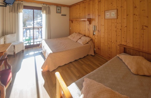 Puy-Saint-Vincent Ski Chalet | Chalet de charme 15 to 28 people 11 rooms for families and friends