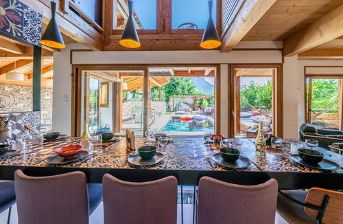 Briancon Ski Chalet | Chalet FLOCON Serre Chevalier cinéma sauna jaccuzi, piscine été