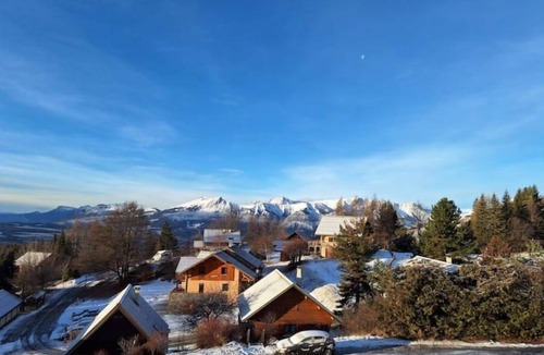Saint-Michel-de-Chaillol Ski Chalet | Chalet at the foot of the pistes, 180° view