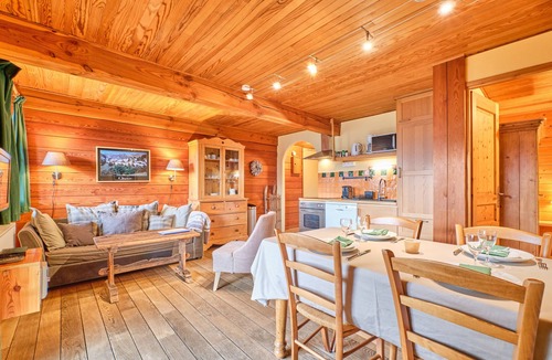Villard-Reculas Ski Chalet | Chalet 'Il Fera Beau Demain' with Mountain View, Private Terrace and Wi-Fi