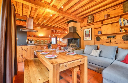 Villard-Reculas Ski Chalet | Chalet 'Il Fera Beau Demain' with Mountain View, Private Terrace and Wi-Fi