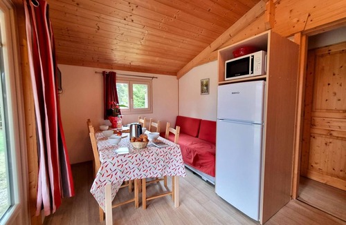 Usson-en-Forez Cottage | Chalet in nature, pets welcome - 6 guests
