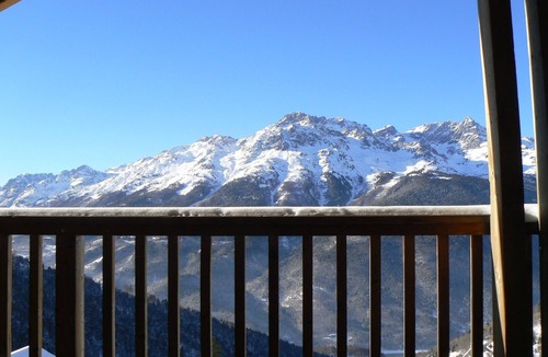 Oz-en-Oisans Ski Chalet | Chalet in Oz3300 ski resort. Jacuzzi in option, to 25 pers (with 5 exra beds)