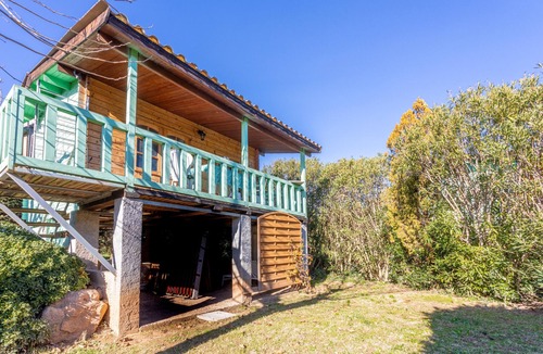 Roquebrune-sur-Argens Ski Chalet | Chalet 'Joli En Bois' with Private Terrace, Wi-Fi & Air Conditioning