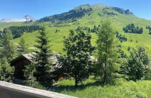 Le Grand-Bornand House | Chalet La Belle Étoile | Large Family Chalet Facing the Aravis Mountains