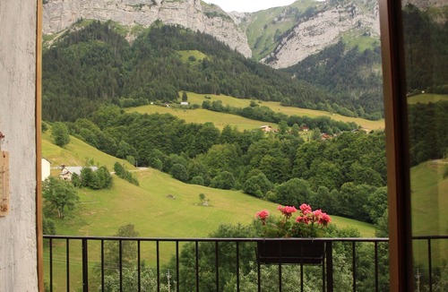 Montmin Ski Chalet | Chalet la Tournette Gite la Ferme 100m2 au RDC Talloires-montmin