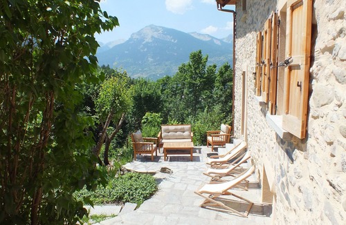 Risoul Ski Chalet | Chalet Pierre – Mountain View of Le Pelvoux, Private Garden and Balcony