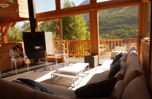 La Salle-les-Alpes Ski Chalet | Chalet Wanaka, charm and prestige with sauna and beautiful mountain view