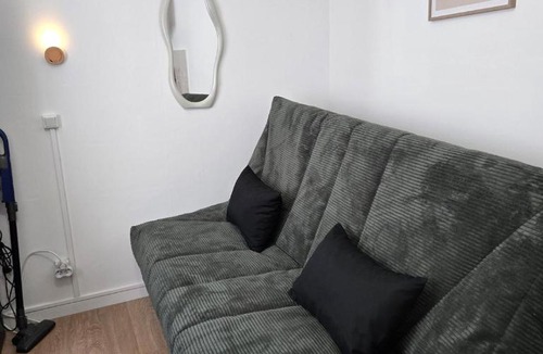 Lafourguette Apartment | Chambre 5 confort avec cuisine, salle de bain partagé