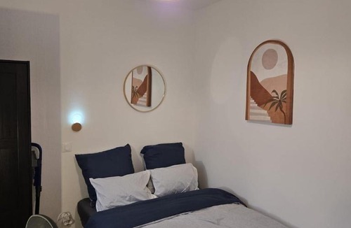 Lafourguette Apartment | Chambre 5 confort avec cuisine, salle de bain partagé