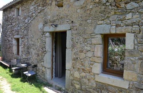 Saint-Jean-du-Gard Bed & Breakfast | Chambre d'hôtes avec salon privatif en Cévennes Gardoises