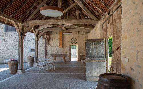 Chazey-Bons Bed & Breakfast | Chambres d'hôtes dans Manoir du XVeme