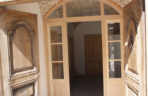 Monetier-les-Bains House | Chardons Bleus, beautiful building, heart of the village, charming apartments
