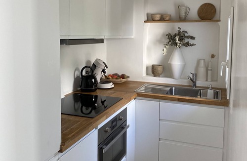 Sainte-Maxime City Centre Apartment | Charm au Coeur de Sainte Maxime, 2 bedroom apartment SEA VIEW- beach walk