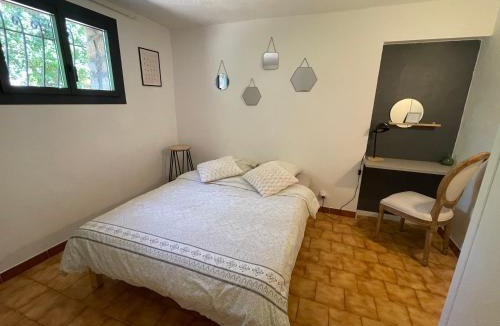 Aix-en-Provence Apartment | Charmant bas de villa à Aix-en-Provence - Maison Odonata