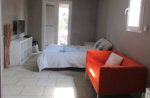 Molleges Villa | Charmante Villa Avec Piscine Chauffée