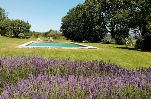 Lacoste House | Charme D'un mas en Luberon, Calme, vue Panoramique, Piscine, Cheminée