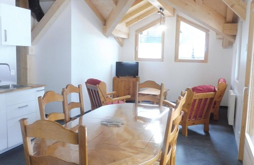 Les Contamines-Montjoie Apartment | Charming apartment in village center chalet, 3 bedrooms (5/6pers)
