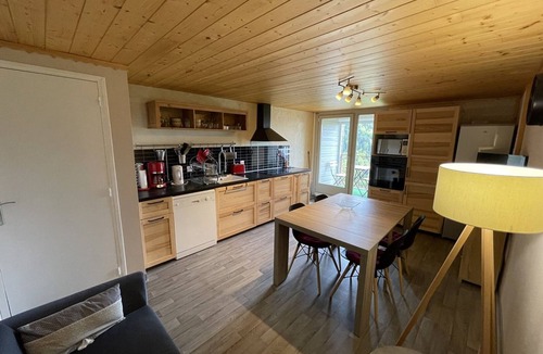 Saint-Jacques-des-Blats Apartment | Charming duplex near slopes with balcony and parking
